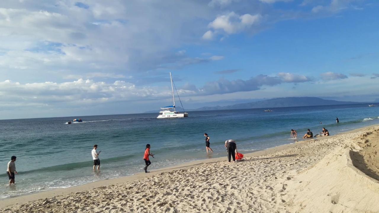 Sandstorm Lodge And Cafe Puerto Galera Exterior foto