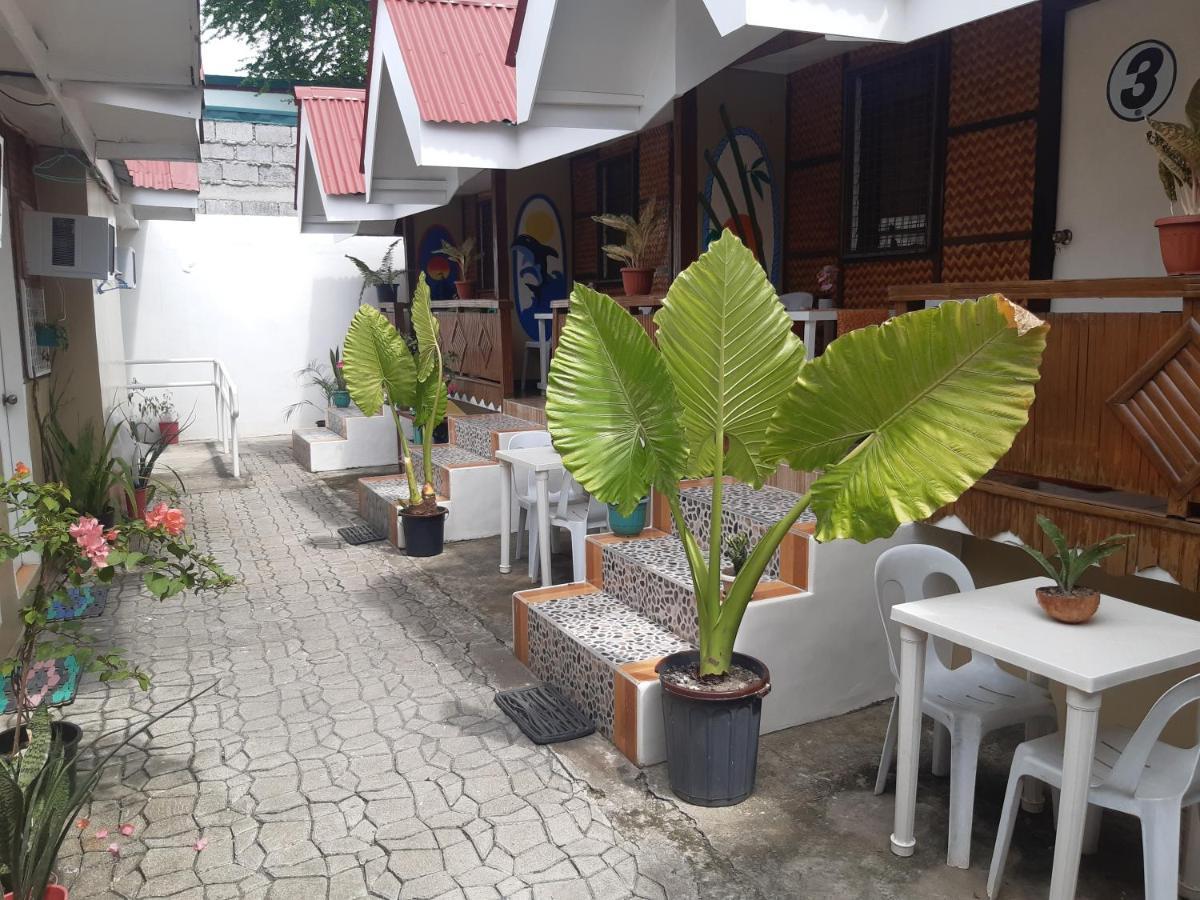 Sandstorm Lodge And Cafe Puerto Galera Exterior foto