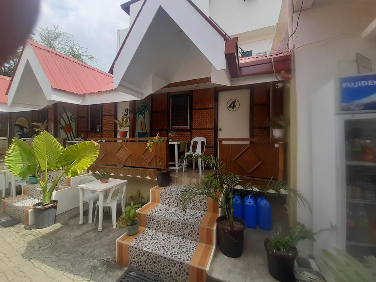 Sandstorm Lodge And Cafe Puerto Galera Exterior foto