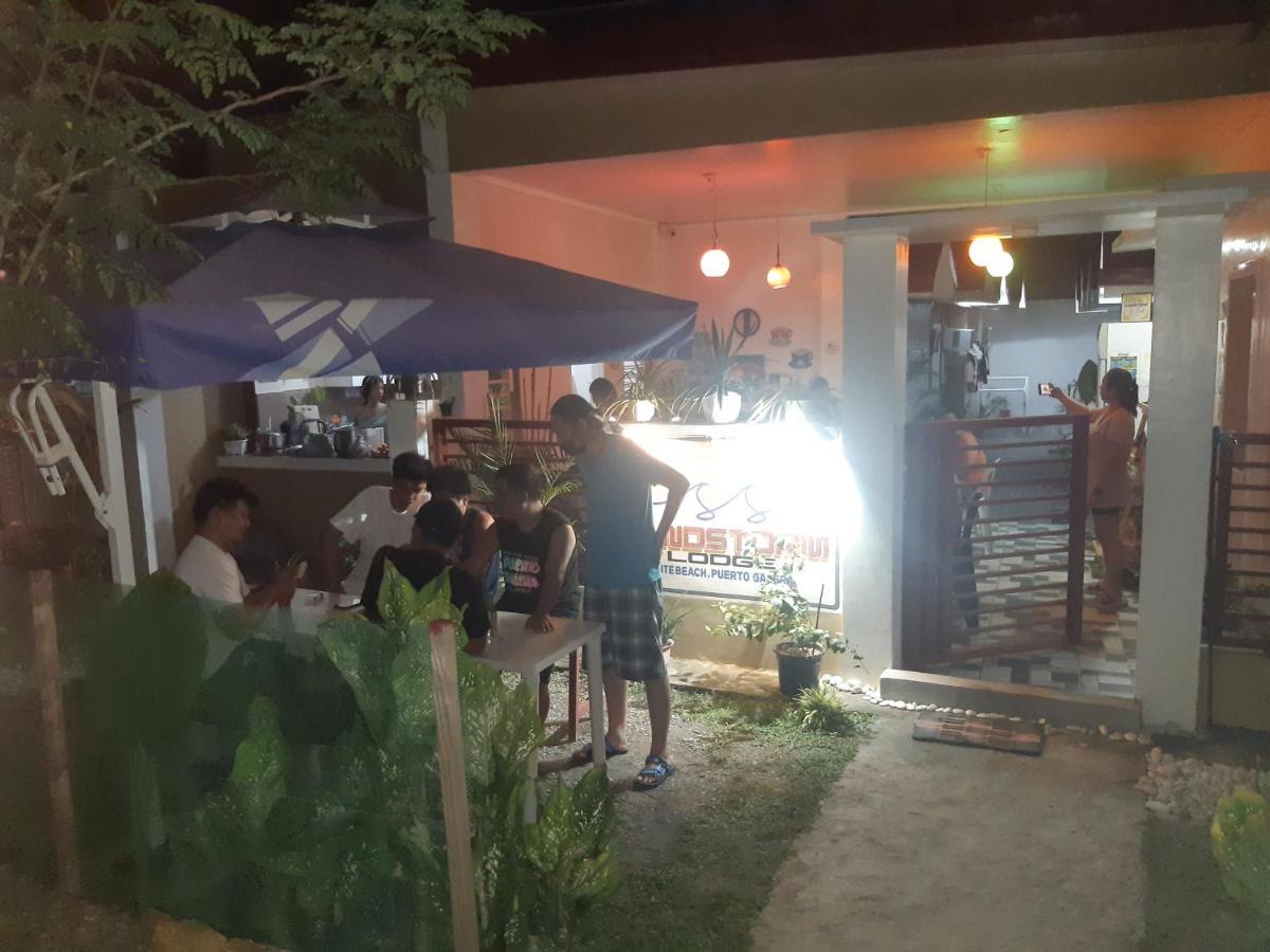 Sandstorm Lodge And Cafe Puerto Galera Exterior foto