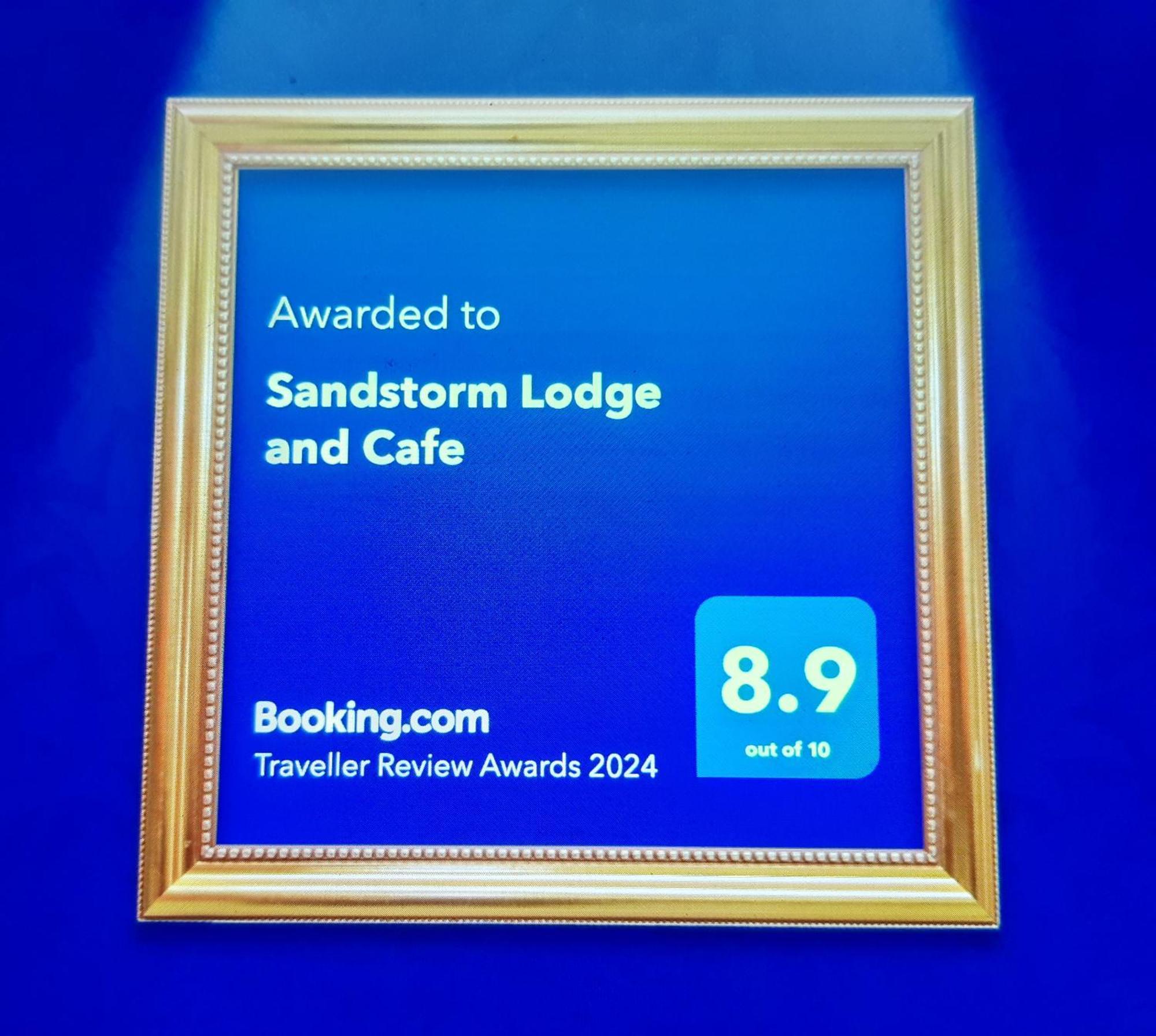 Sandstorm Lodge And Cafe Puerto Galera Exterior foto