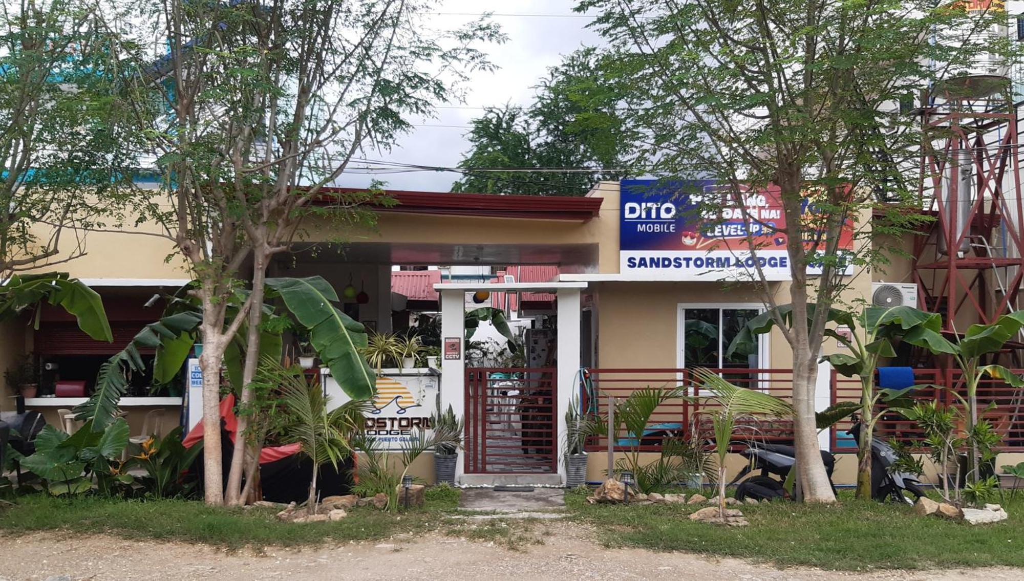 Sandstorm Lodge And Cafe Puerto Galera Exterior foto