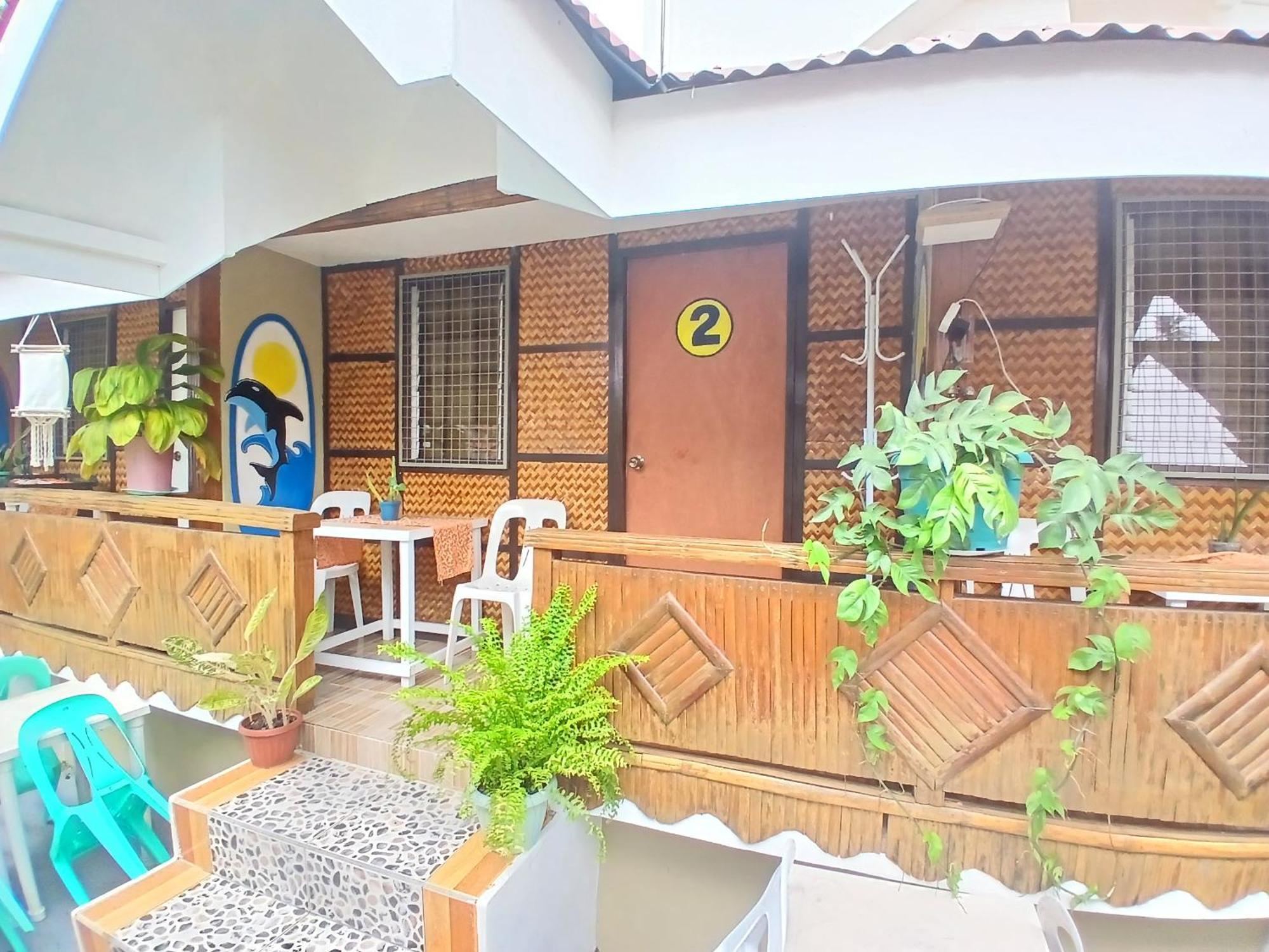 Sandstorm Lodge And Cafe Puerto Galera Exterior foto